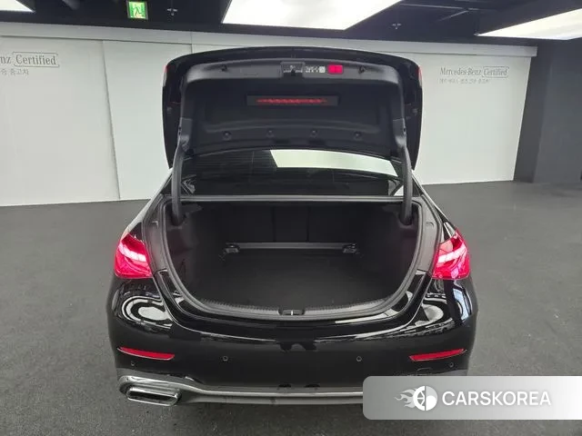 Mercedes-Benz C-Class W206 2024 Черный из Кореи, фото 6