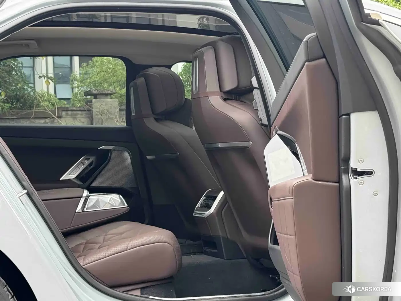 BMW 7 series 2024 Silver/gray из Китая, фото 6