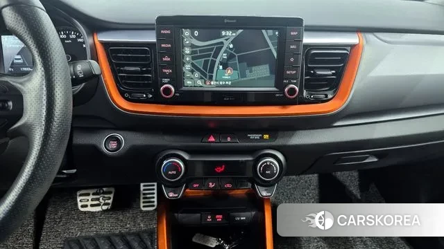 Kia Stonic 2020 Белый из Кореи, фото 6