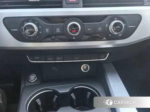 Audi A4L 2023 Белый из Китая, фото 6