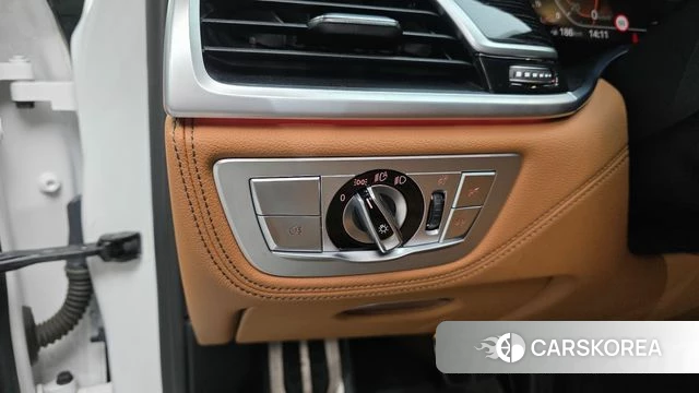 BMW 7 Series (G11) 2020 Белый из Кореи, фото 6