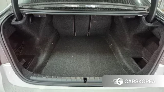 BMW 5 Series (G30) 2023 Белый из Кореи, фото 6