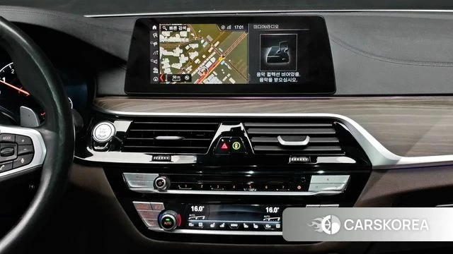 BMW 5 Series (G30) 2019 Белый из Кореи, фото 6