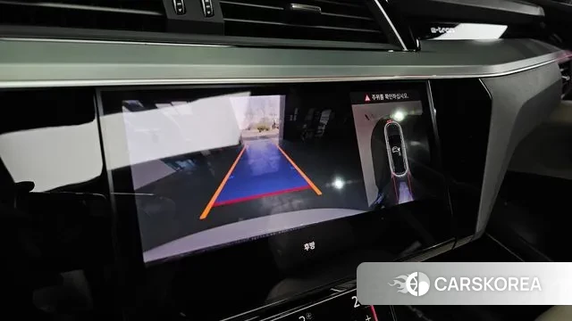 Audi e-Tron 2023 Белый из Кореи, фото 6