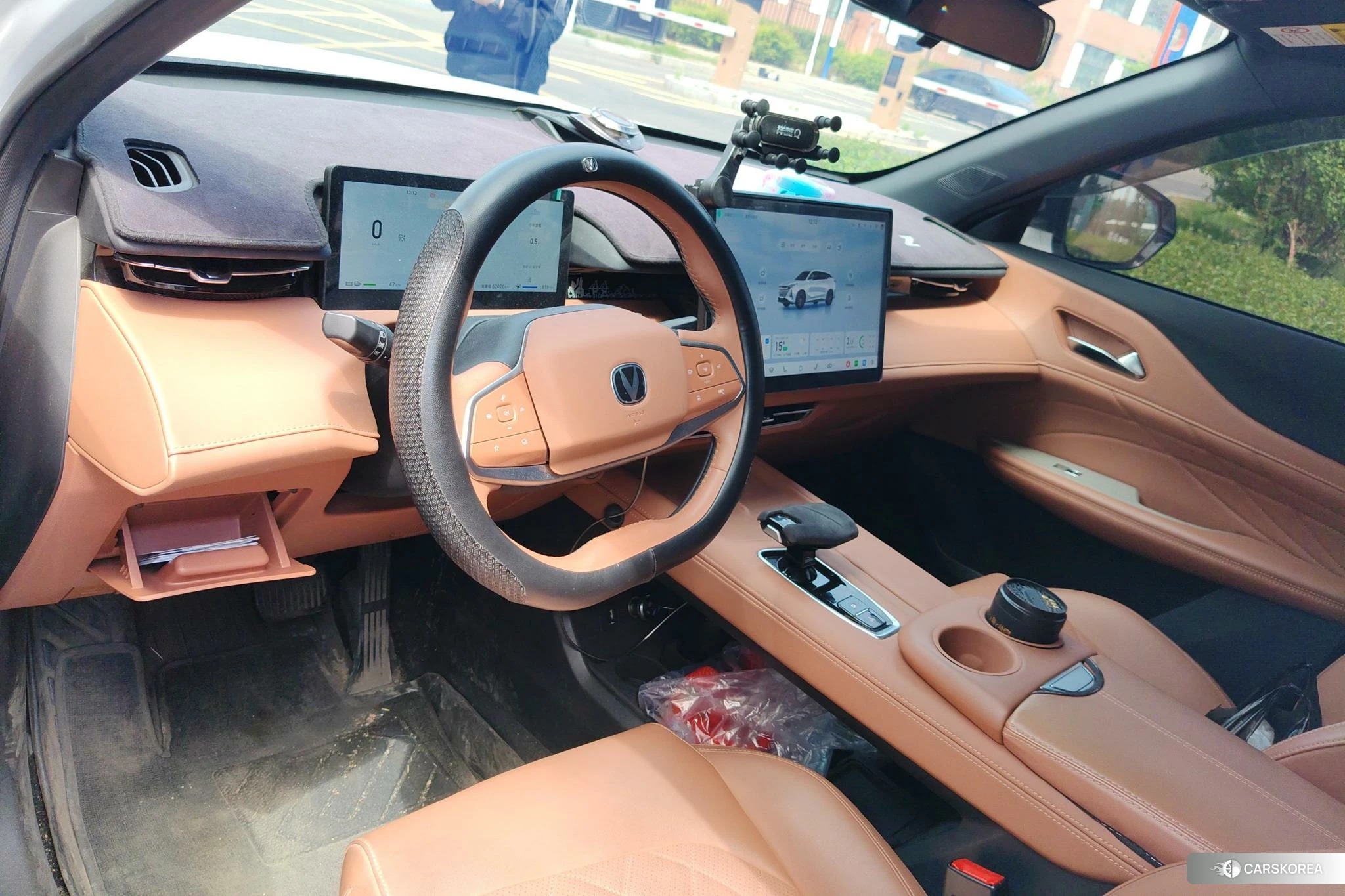 Chang'an UNI-Z PHEV 2024 Белый из Китая, фото 5