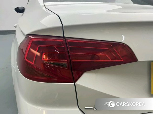 Volkswagen Bora 2023 Белый из Китая, фото 6