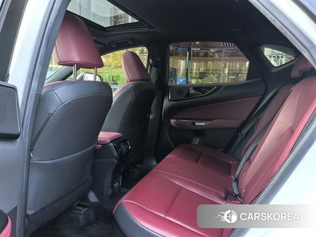 Lexus NX 2023 Белый из Китая, фото 6