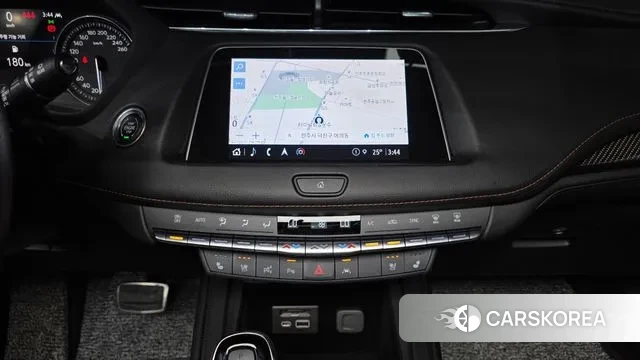 Cadillac XT4 2023 Черный из Кореи, фото 6