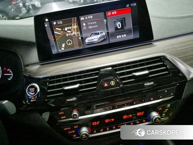 BMW 5 Series (G30) 2019 Белый из Кореи, фото 6