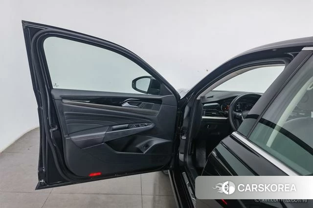 Volkswagen Passat 2021 Черный из Китая, фото 6