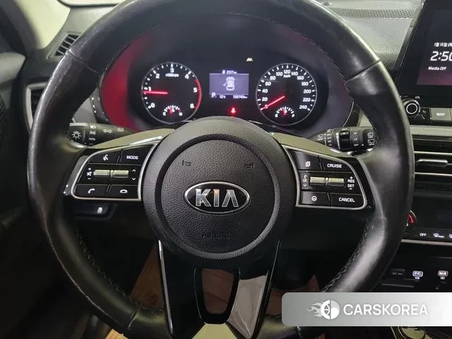 Kia Seltos 2020 Белый из Кореи, фото 6