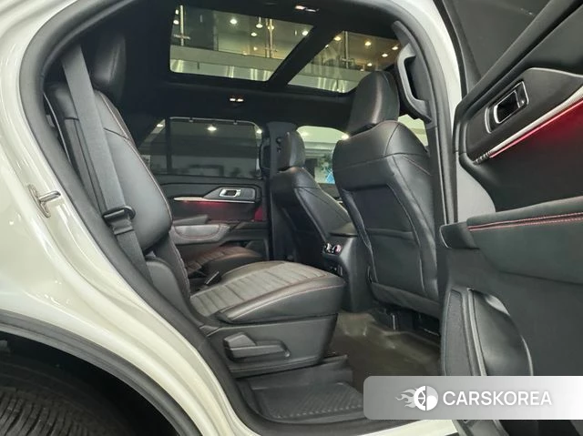 Ford Explorer 6th Generation 2025 Белый из Кореи, фото 6