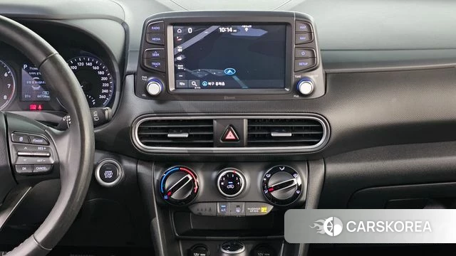 Hyundai Kona 2018 Светло-серебряный цвет из Кореи, фото 6