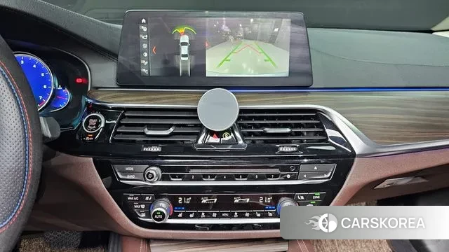 BMW 5 Series (G30) 2018 Серебристо-серый из Кореи, фото 6