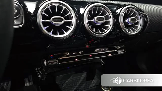 Mercedes-Benz A-Class W177 2020 Белый из Кореи, фото 6