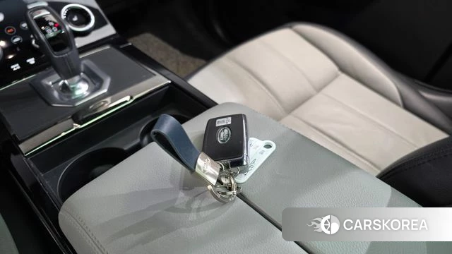 Land Rover Range Rover Evoque 2nd Generation 2019 Светло-серебряный цвет из Кореи, фото 6