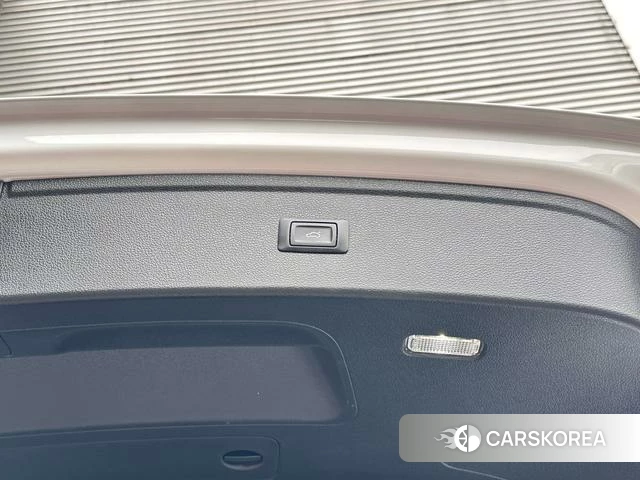 Audi Q5L 2023 Белый из Китая, фото 6