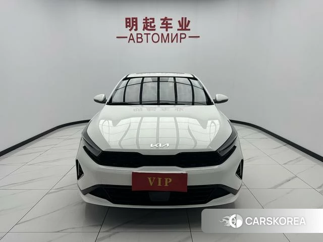 Kia K3 2023 Белый из Китая, фото 6