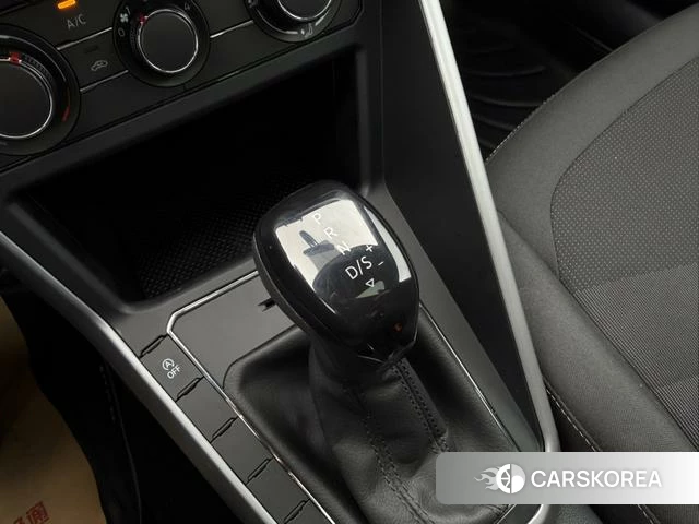 Volkswagen Polo 2021 Белый из Китая, фото 6