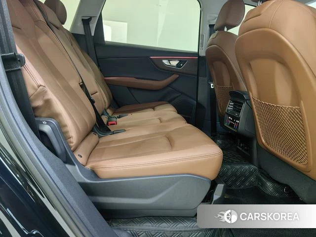 Audi Q7 2022 Черный из Китая, фото 6