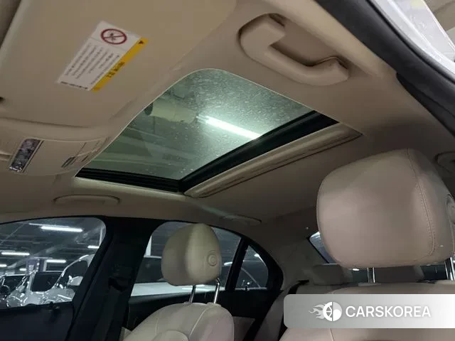 Mercedes-Benz C-Class W205 2018 Белый из Кореи, фото 6