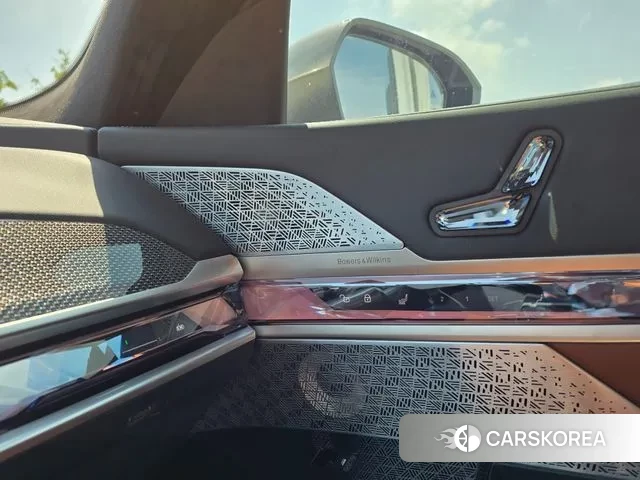 BMW 7 Series (G70) id 2888912 из Кореи 6