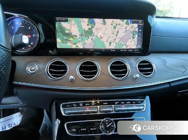 Mercedes-Benz E-Class W213 2018 Синий из Кореи, фото 6