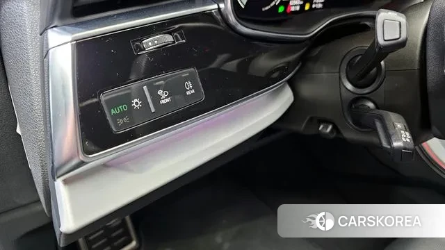 Audi Q8 (4M) 2021 Черный из Кореи, фото 6