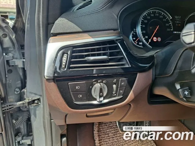 BMW 5 Series (G30) 2018 Небесно-голубой из Кореи, фото 6