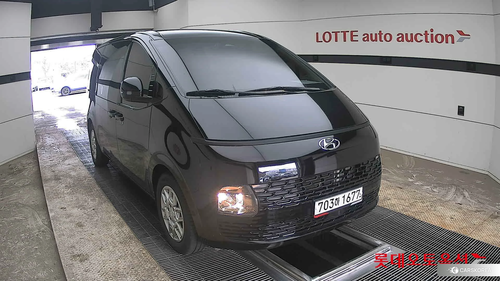 Hyundai Staria 2023 Abyss Black Pearl из Кореи, фото 6