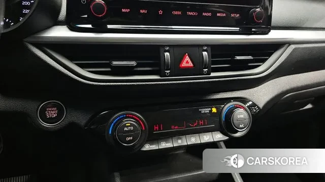 Kia The New K3 2nd generation 2022 Белый из Кореи, фото 6