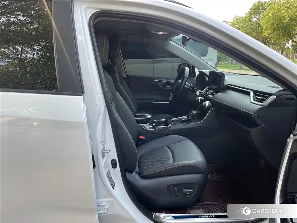 Toyota RAV4 2025 Белый из Китая, фото 6