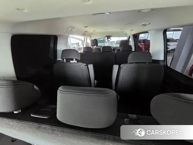 Hyundai Staria 2022 Белый из Кореи, фото 6