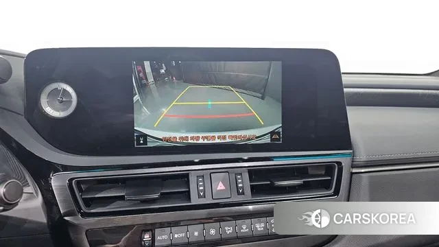 Lexus ES300h 7th generation 2025 Белый из Кореи, фото 6