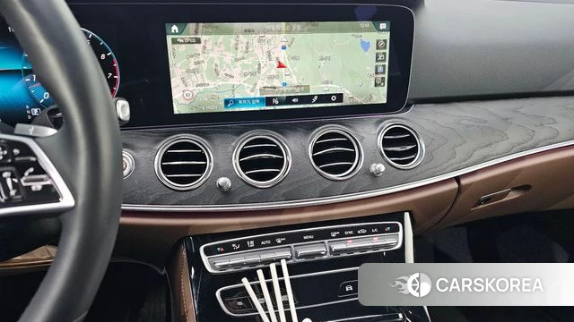 Mercedes-Benz E-Class W213 2023 Белый из Кореи, фото 6