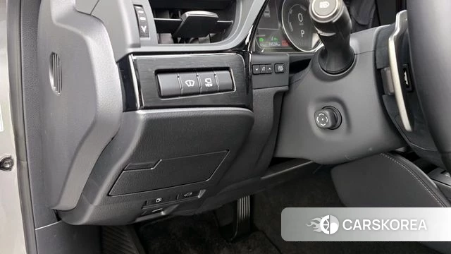 Lexus ES300h 7th generation 2024 Серебряный из Кореи, фото 6