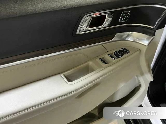 Ford Explorer 2019 Жемчужный цвет из Кореи, фото 6