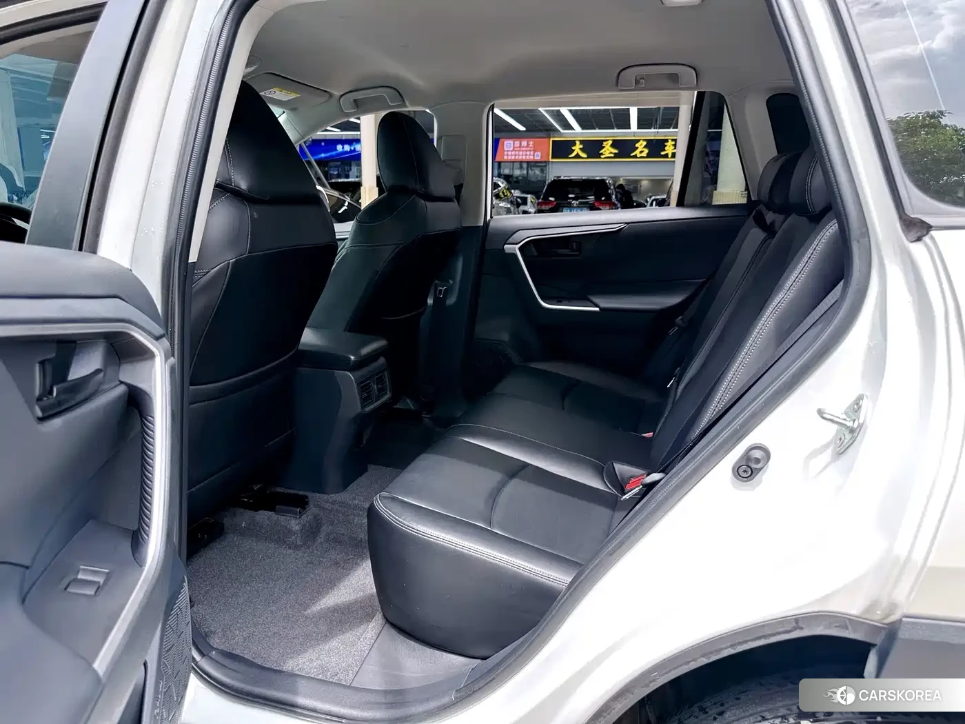 Toyota RAV4 2024 Белый из Китая, фото 6