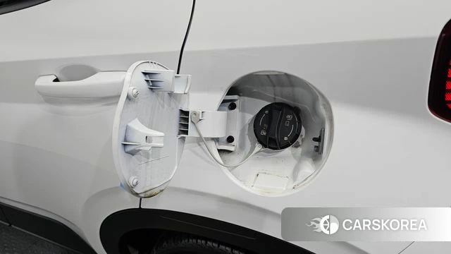 Hyundai Venue 2023 Белый из Кореи, фото 6