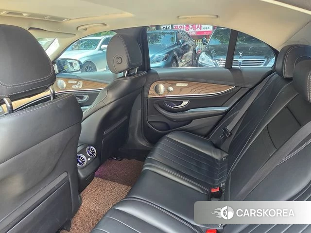 Mercedes-Benz E-Class W213 2018 Серый из Кореи, фото 6