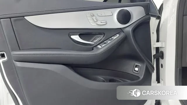 Mercedes-Benz GLC-Class X253 2021 Белый из Кореи, фото 6