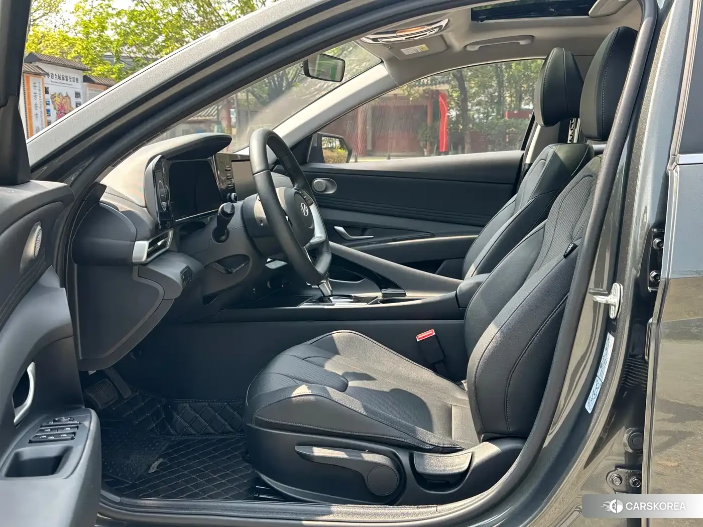 Hyundai Elantra 2023 Silver/gray из Китая, фото 6