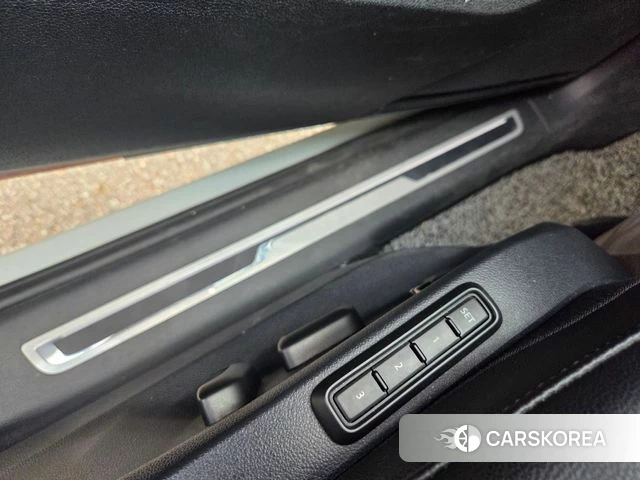 Volkswagen Tiguan second Generation 2022 Белый из Кореи, фото 6