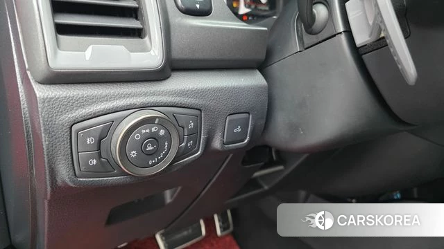 Ford Ranger 3rd Generation 2021 Красный из Кореи, фото 6