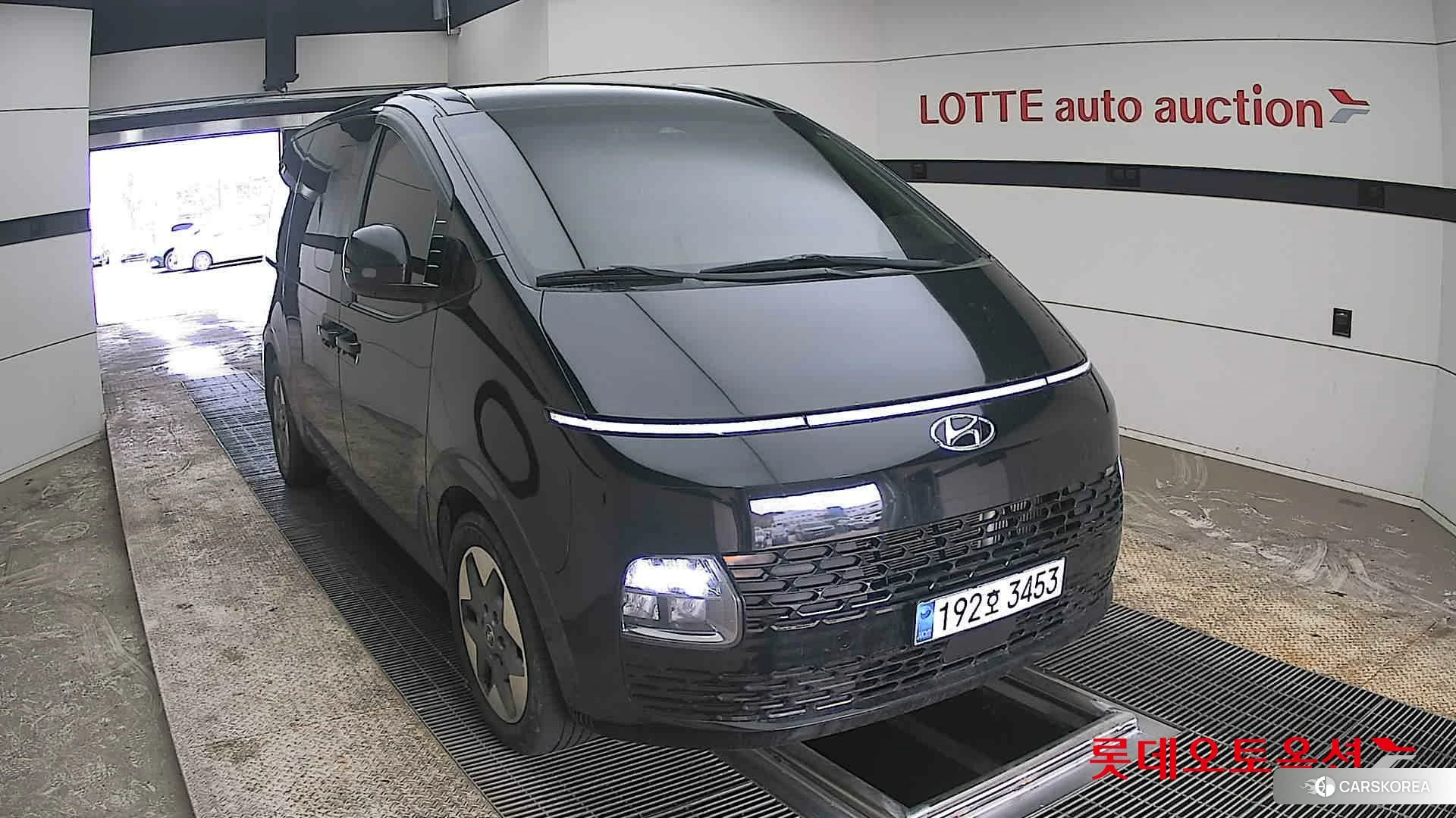 Hyundai Staria 2023 Abyss Black Pearl из Кореи, фото 6