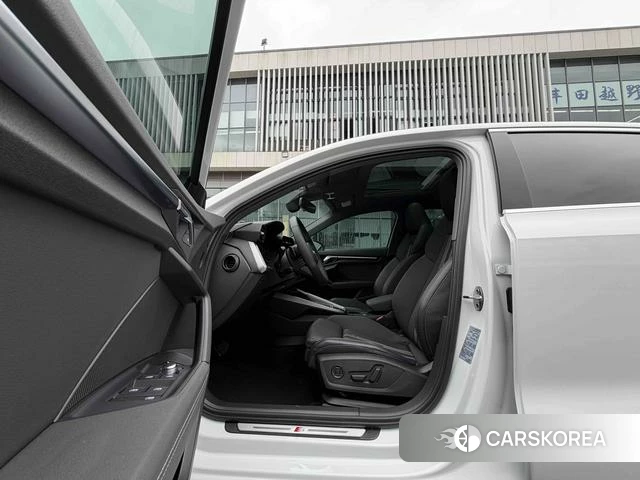 Audi A3 2023 Белый из Китая, фото 6