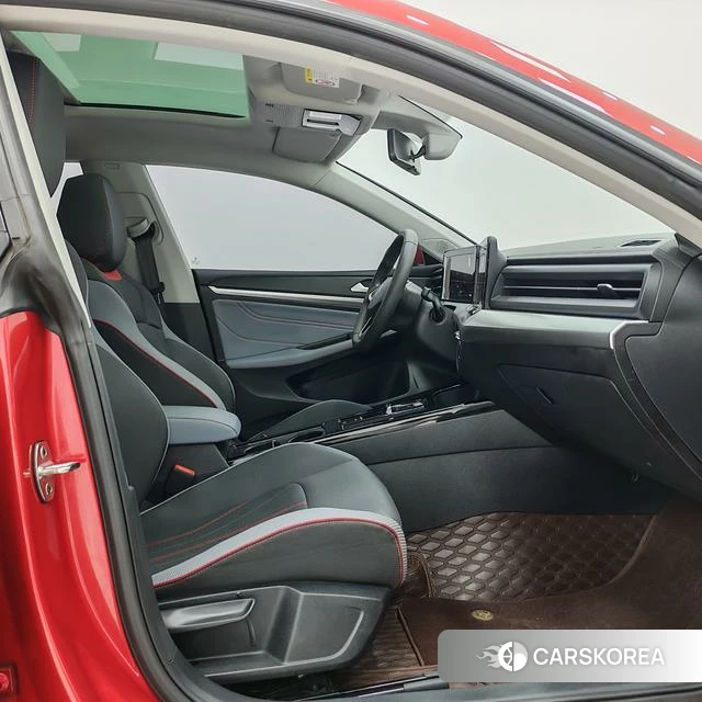 Volkswagen Lingdu 2023 Красный из Китая, фото 6