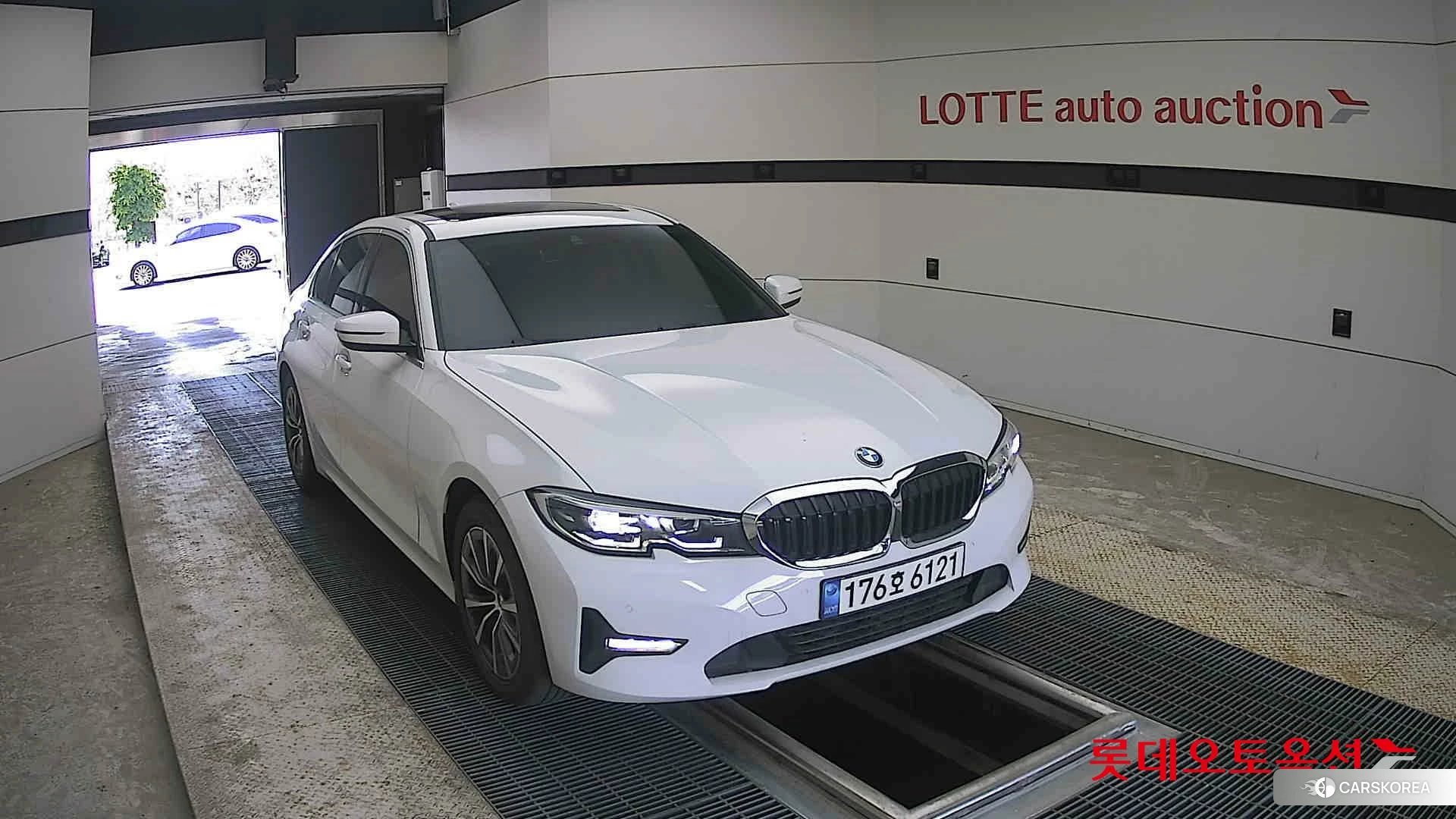 BMW  320i 2022 Alpine White из Кореи, фото 6