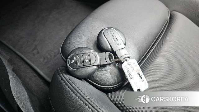 Mini Cooper Clubman 2021 Серебристо-серый из Кореи, фото 6