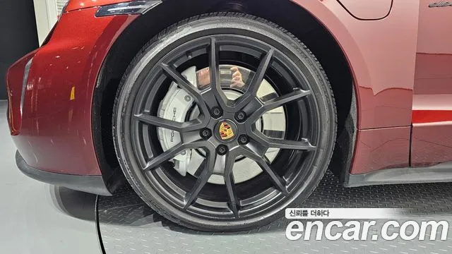 Porsche Taycan 2023 Красный из Кореи, фото 6